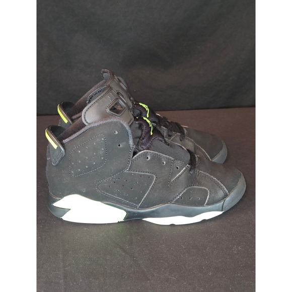 Air Jordan 6 Retro Black Electric Green Youth Sneakers Size 1.5Y - Picture 6 of 8